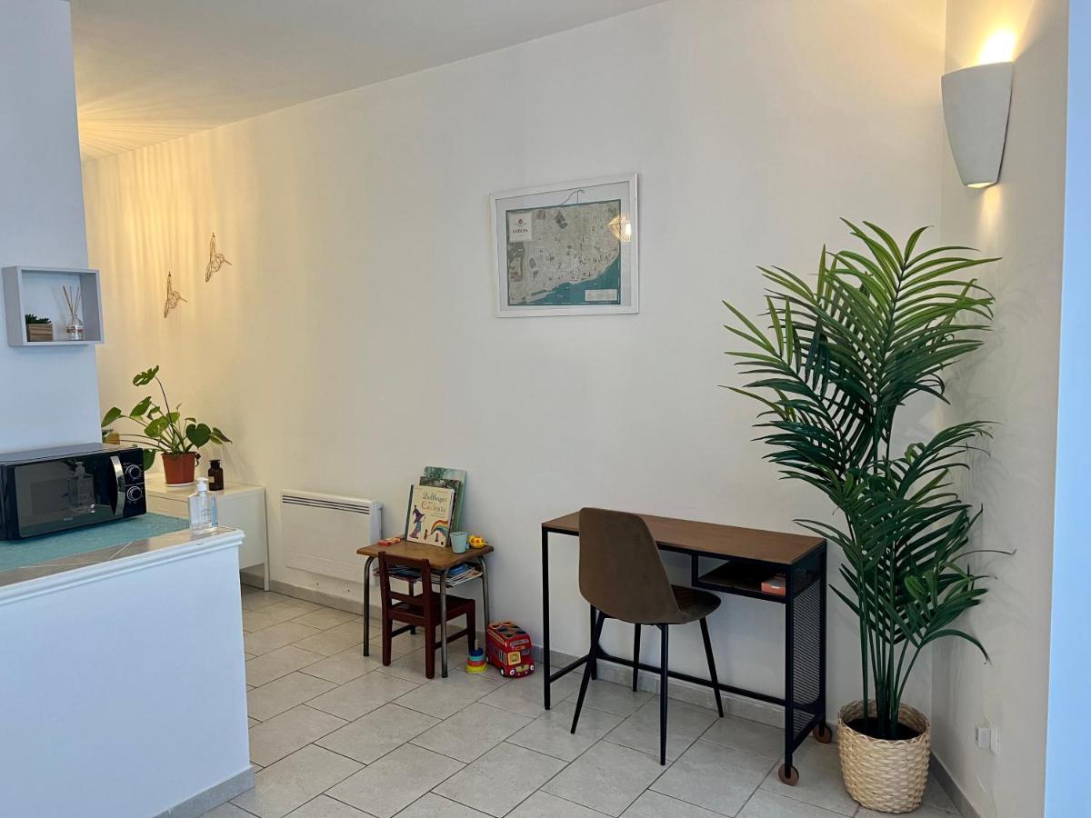Appartement Au Calme - Proche Centre Ville Châlons-en-Champagne Buitenkant foto
