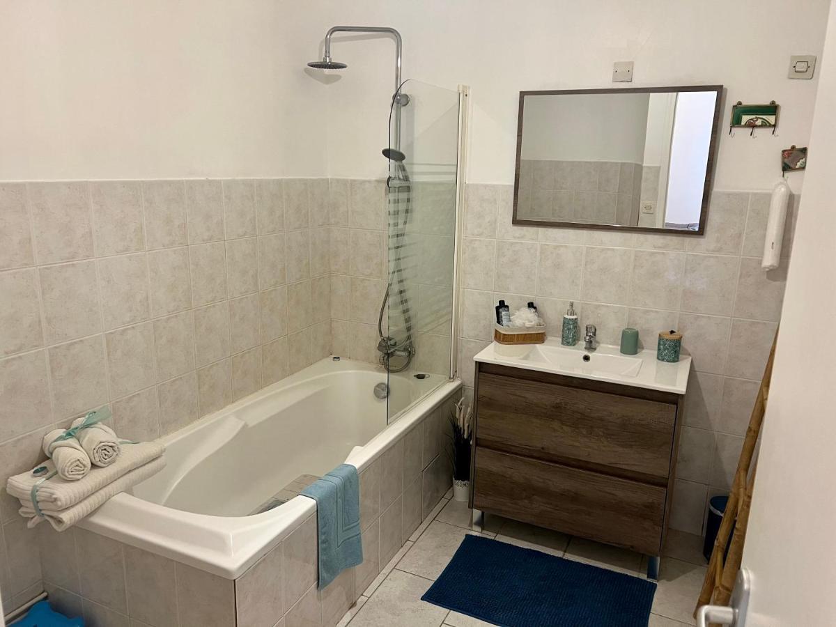 Appartement Au Calme - Proche Centre Ville Châlons-en-Champagne Buitenkant foto